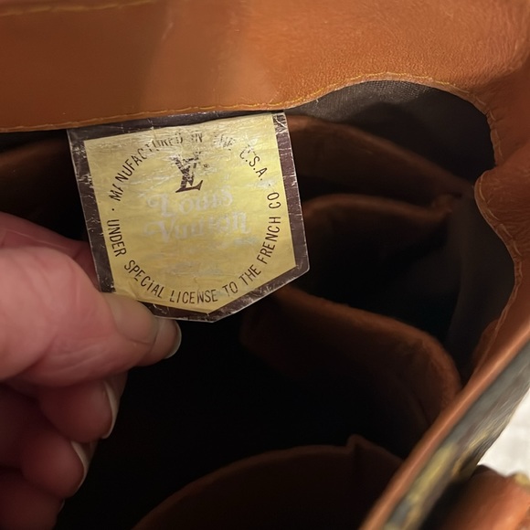 Authentic Rare Vintage Louis Vuitton The French Co Made in USA Bucket GM… - Picture 9 of 17